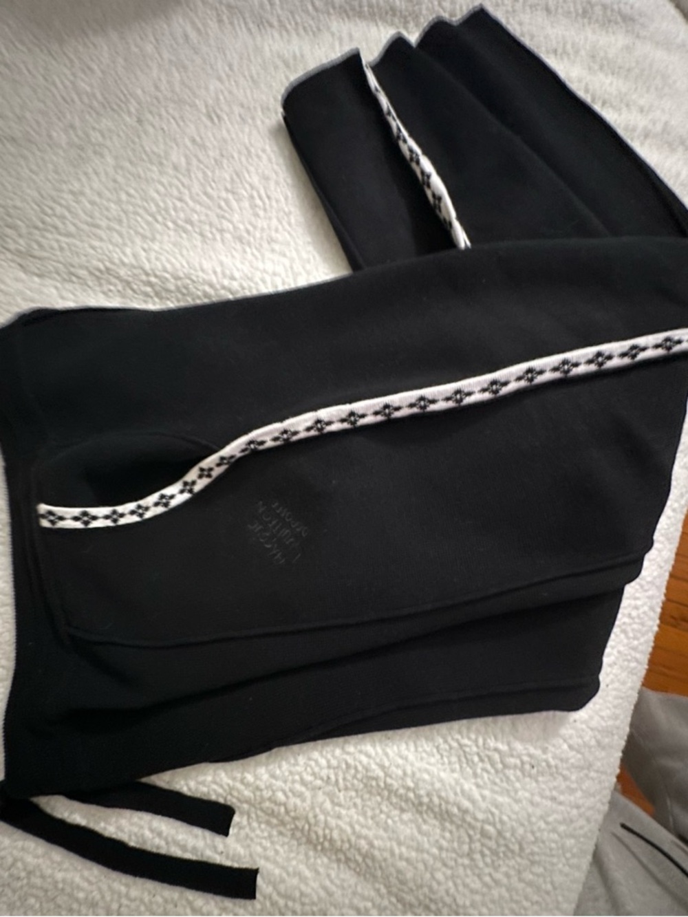Louis Vuitton Black Knitted Pants - Picture 2 of 8